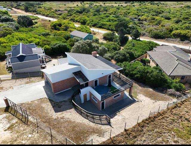 3 BEDROOM HOUSE FOR SALE IN PARADISE BEACH